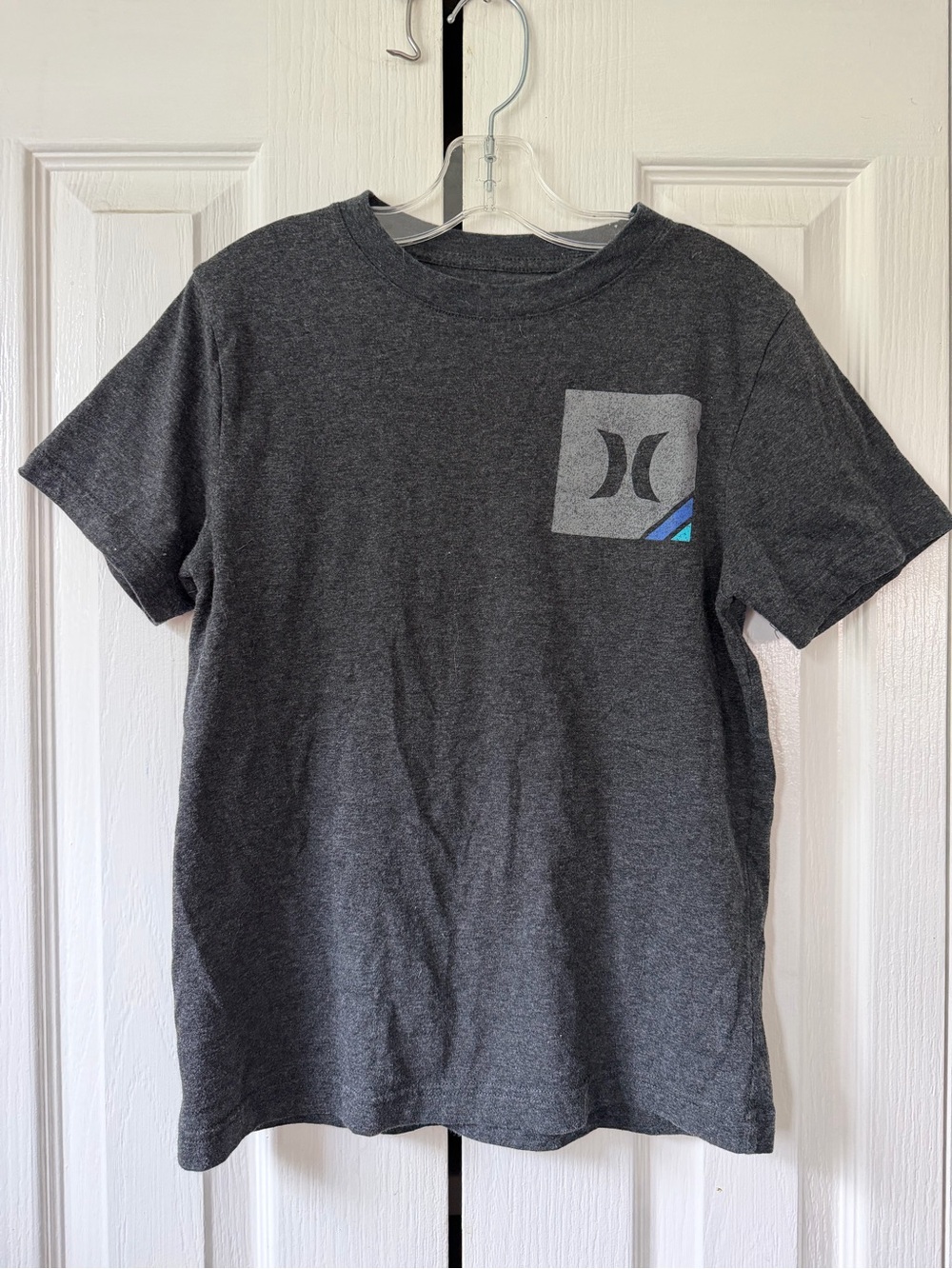 Hurley Men's Charcoal Short Sleeve Logo Tee with Blue Accent